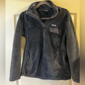 Patagonia fleece pull over size Large (fits like a S/M)